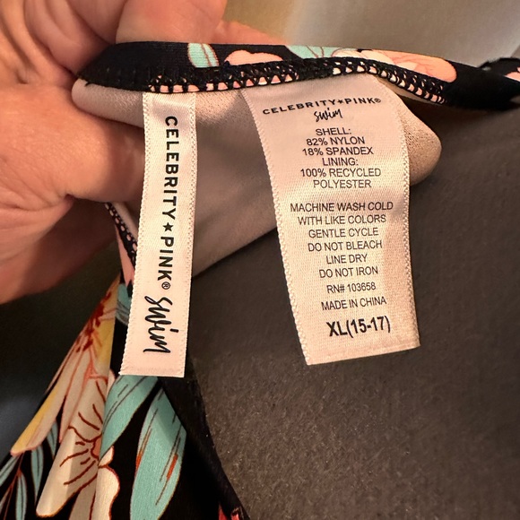 Celebrity Pink Swim Top XL - Picture 4 of 4